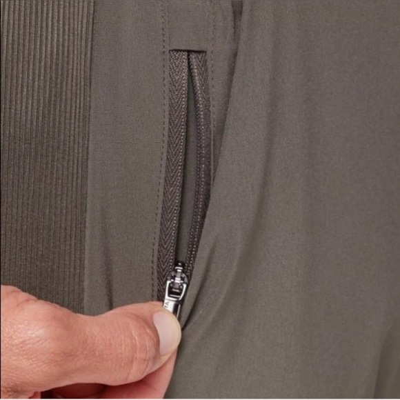 Athleta Textured Brooklyn Jogger Mountain Olive High Waisted Travel Hiking Pants - Picture 4 of 16